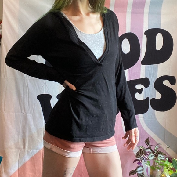 Low Cut V-Neck Shirt - Picture 2 of 6